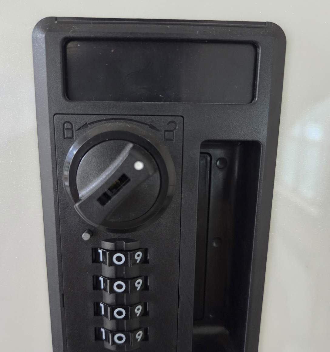 비밀번호 맞추기