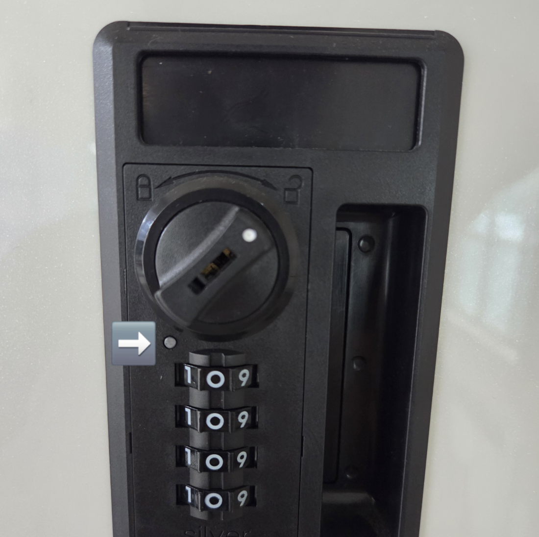 설정 핀 누르기